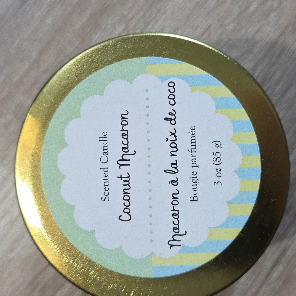 BATH & BODYWORKs Scented Candle Coconut Macaron New